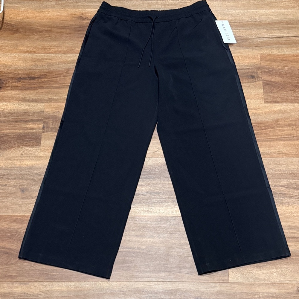 Athleta Women's Black Endeavor Relaxed Pant - Picture 6 of 6